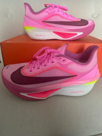 Used Premium Zoom Fly 6 bike — image 2 of 7