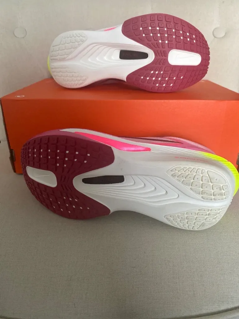Used Premium Zoom Fly 6 bike — image 3 of 7