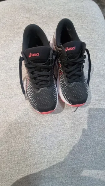 Gebrauchtes Asics Running Shoes Running Shoes