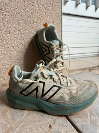 Used New Balance FuelCell Venym bike — image 2 of 4