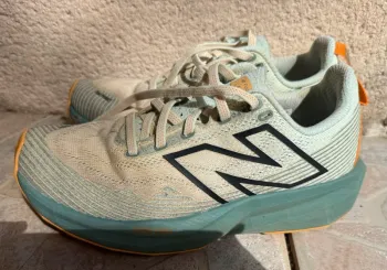 Brugt New Balance FuelCell Venym Running Shoes
