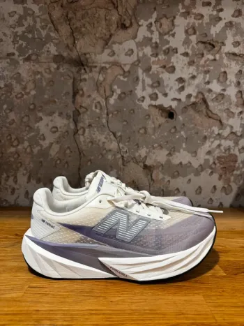 Brugt New Balance FuelCell Rebel v5 Running Shoes