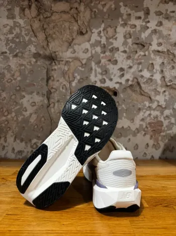 Used New Balance FuelCell Rebel v5 bike — image 7 of 10