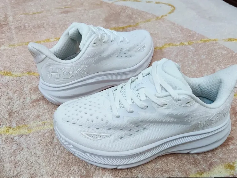 Used Hoka blanche taille 40 bike — image 2 of 5