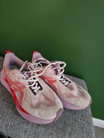 Asics Novablast 5 bike usato — immagine 5 di 6