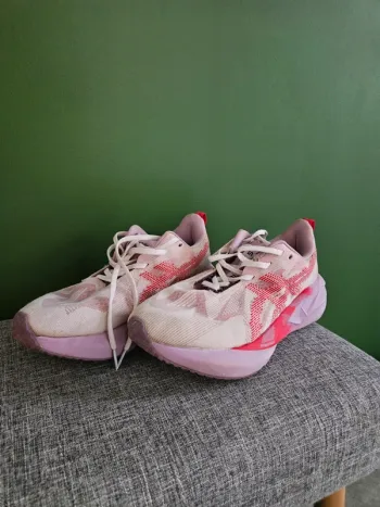 Gebrauchtes Asics Novablast 5 Running Shoes