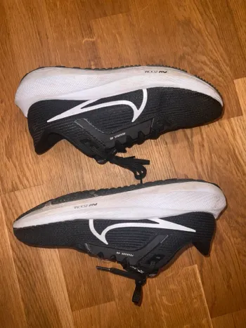 Używany Pegasus 40 Running Shoes