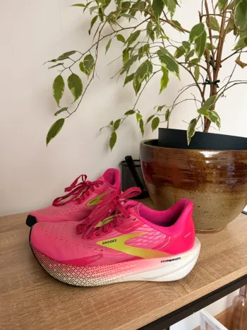 Used Brooks Hyperion Max Running Shoes