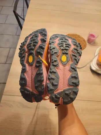 Tweedehands Hoka Speedgoat 6 bike — afbeelding 6 van 6