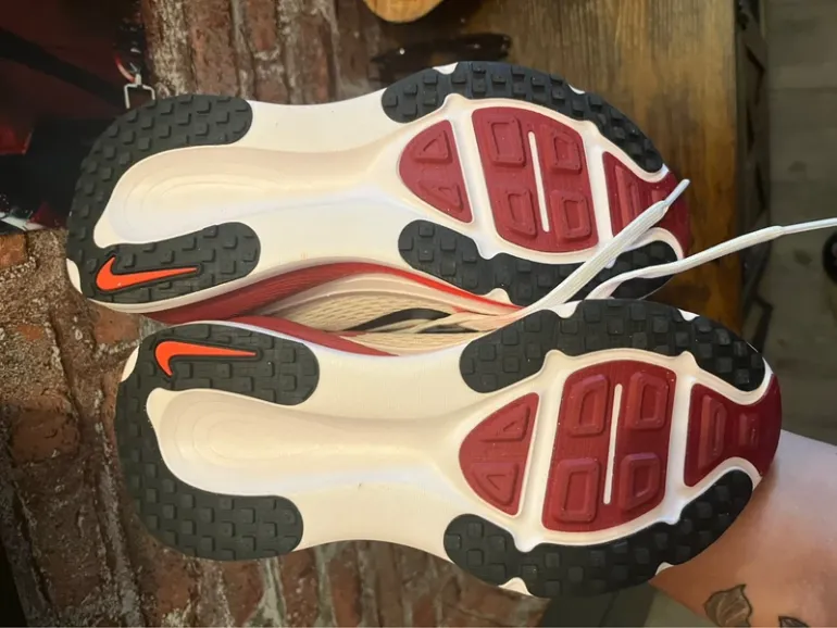 Used Nike Vomero 18 bike — image 5 of 6