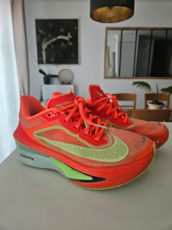 Käytetty Nike Zoom Fly Running Shoes