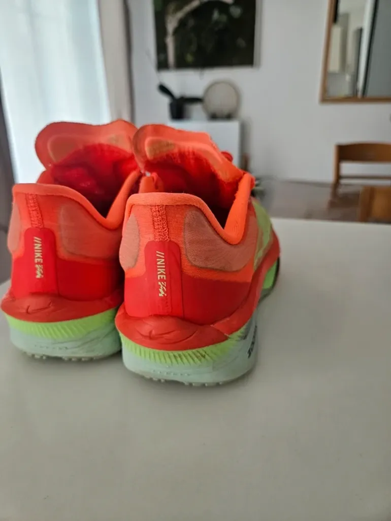 Käytetty Nike Zoom Fly bike — kuva 2 / 3
