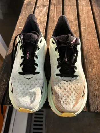 Used Hoka Clifton 9 Running Shoes