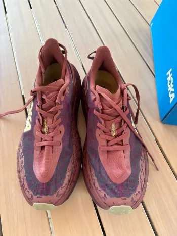 Tweedehands Hoka Speedgoat 6 bike — afbeelding 2 van 4