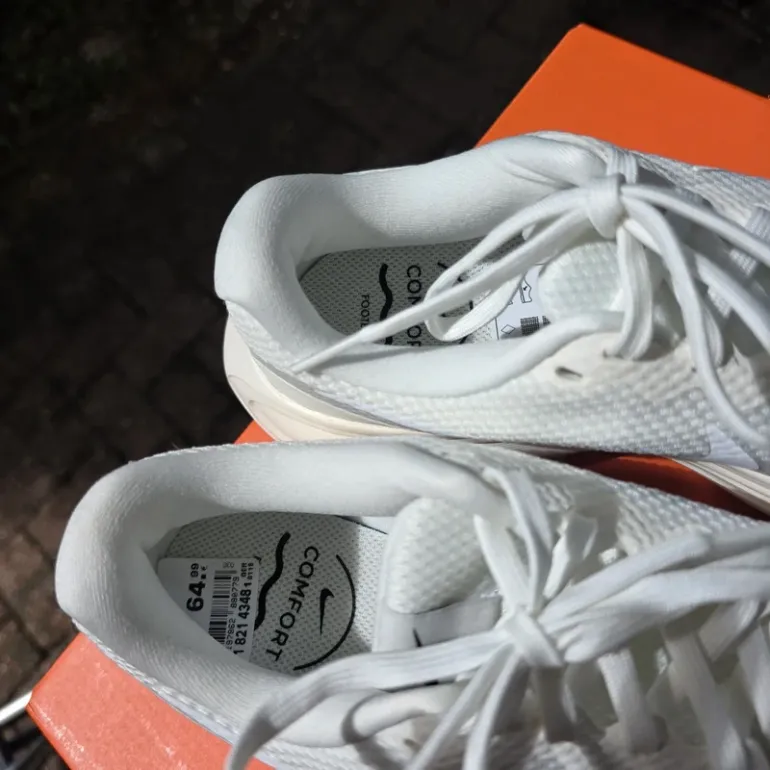 Used White Nike Revolution 8 bike — image 2 of 6