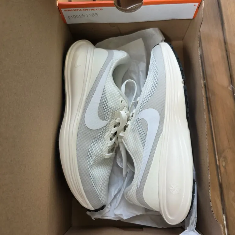 Used White Nike Revolution 8 bike — image 4 of 6