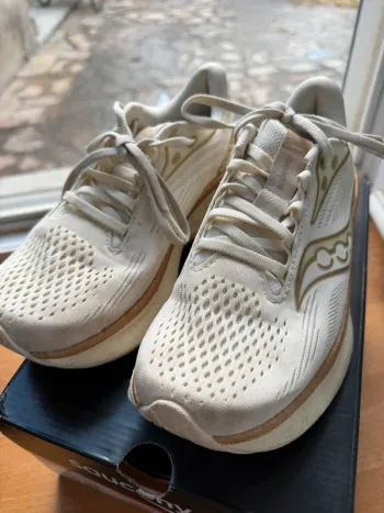 Gebrauchtes Saucony Ride 18 Running Shoes