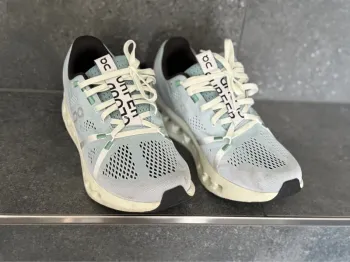 Gebrauchtes On Running Cloudsurfer Running Shoes
