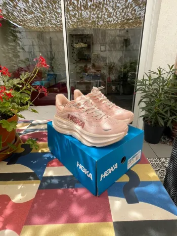 Gebrauchtes Simple Bondi 9 Running Shoes