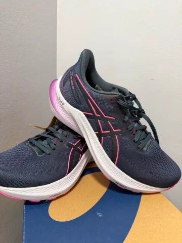 Used Asics GT 2012 Running Shoes