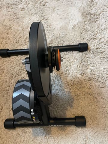Gebrauchtes Wahoo KICKR CORE 2025 bike — Bild 3 von 6