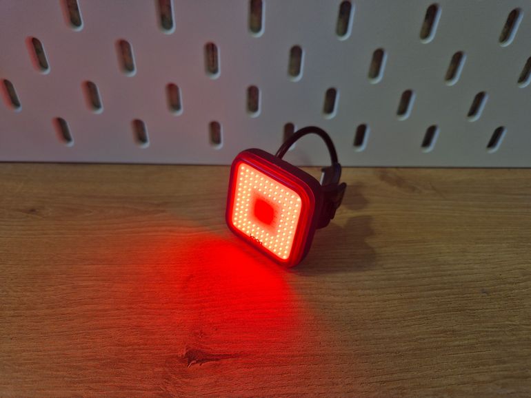 Brugt Knog Blinder Rear Light bike — billede 2 af 2