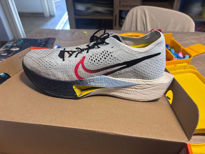 Used Nike Vaporfly 3 2024 Running Shoes