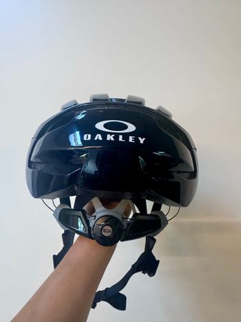 Brugt Oakley ARO3 Lite Helmet bike — billede 2 af 4