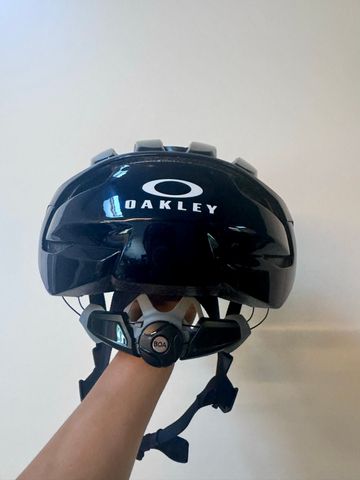 Tweedehands Oakley ARO3 Lite Helmet bike — afbeelding 2 van 4