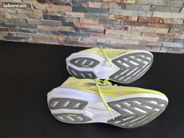 Brugt Brooks Running Shoes 2026 bike — billede 2 af 3