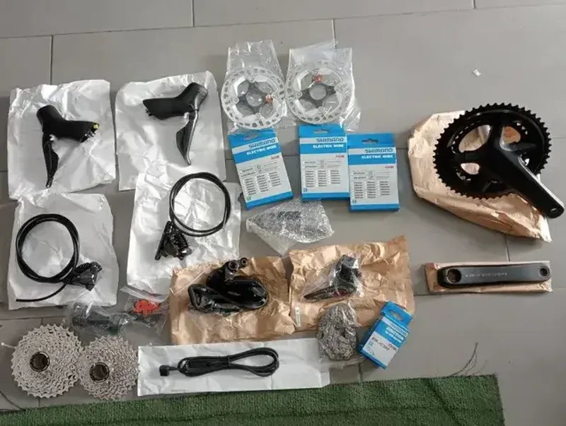 Tweedehands Shimano Ultegra Di2 12-Speed Disc Groupset Groupset