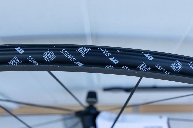 Used Dt Swiss PR1400 Dicut Oxic 2024 bike — image 2 of 6