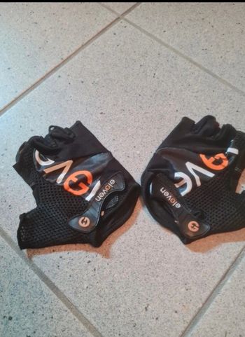 eleven Cycling Gloves Cycling Clothing usato