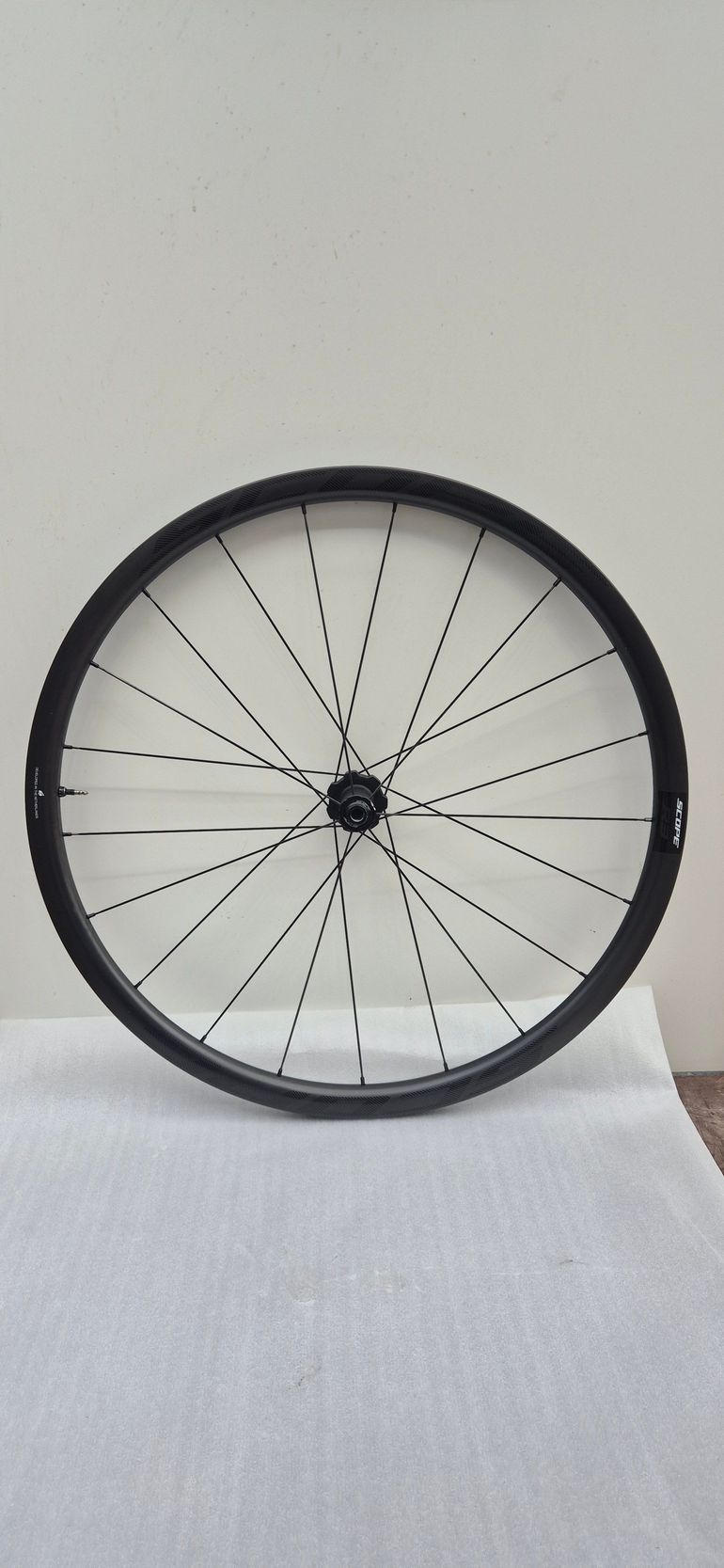 Used Scope R3 Front Wheel 2024 bike — image 4 of 6
