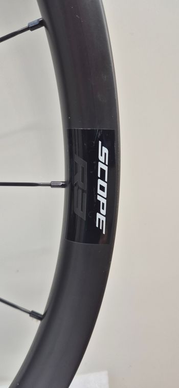 Used Scope R3 Front Wheel 2024 bike — image 5 of 6