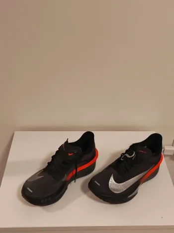 Used Nike Zoom Fly 6 Running Shoes