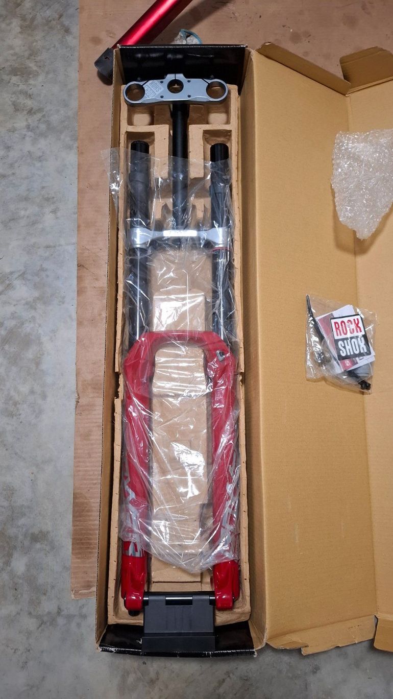 Used RockShox Boxxer Ultimate bike — image 3 of 6