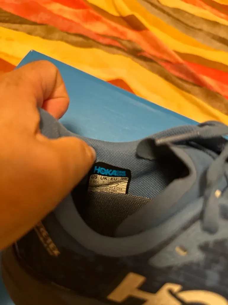 Used Hoka Speedgoat 6 GTX bike — image 4 of 8