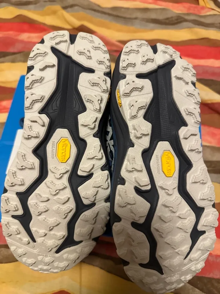 Used Hoka Speedgoat 6 GTX bike — image 3 of 8