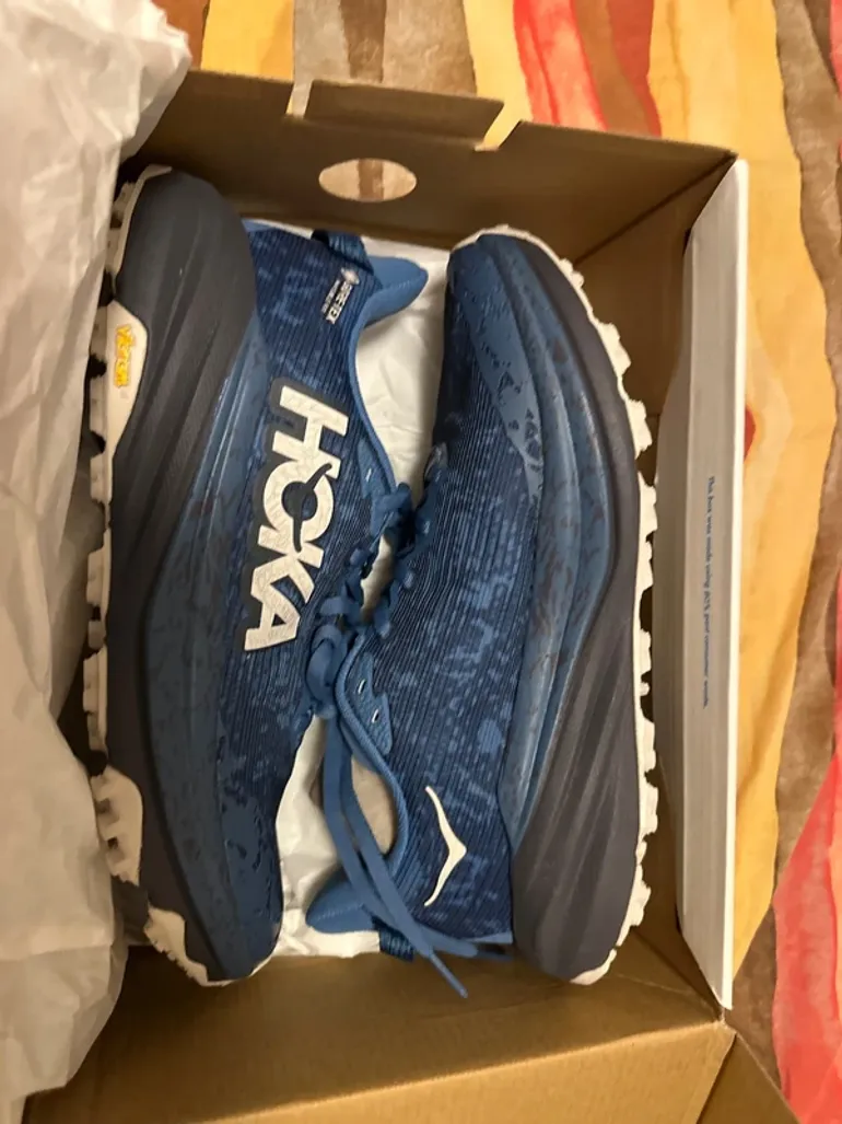 Used Hoka Speedgoat 6 GTX bike — image 6 of 8