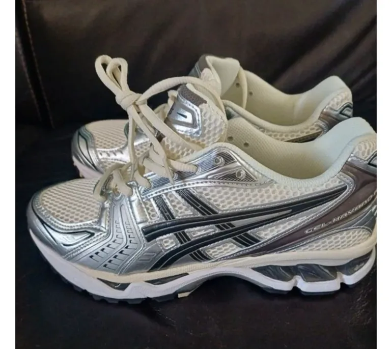 Used Asics Gel Kayano 14 bike — image 4 of 5