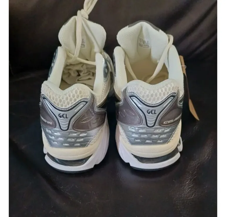 Used Asics Gel Kayano 14 bike — image 2 of 5