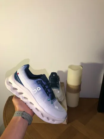 On Running On Shoes size 42 Running Shoes d'occasion