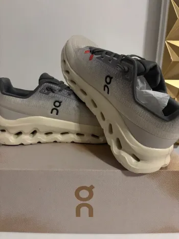 On Running Cloud Running Shoes d'occasion