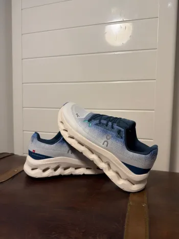 On Running On Shoes Size 42 Running Shoes d'occasion