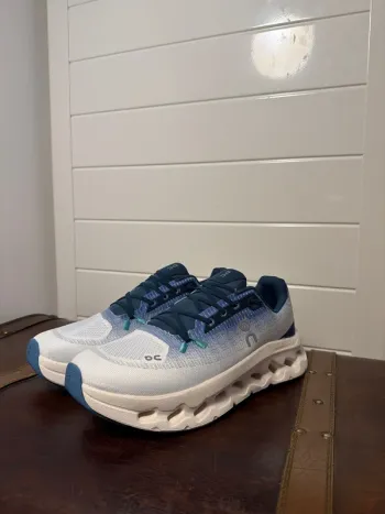 Gebrauchtes On Running On Shoes Size 42 bike — Bild 2 von 3