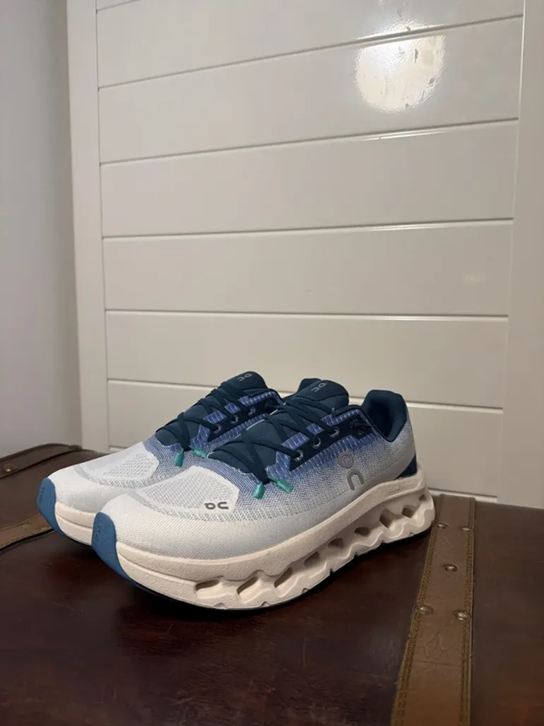Gebrauchtes On Running On Shoes Size 42 bike — Bild 2 von 3