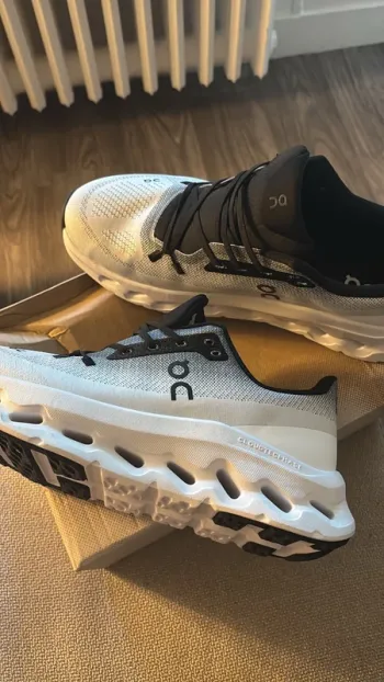 On Running Cloud Running Shoes d'occasion