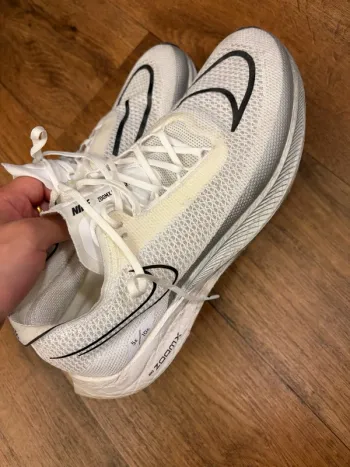 Used Time Zoom X Streakfly Running Shoes