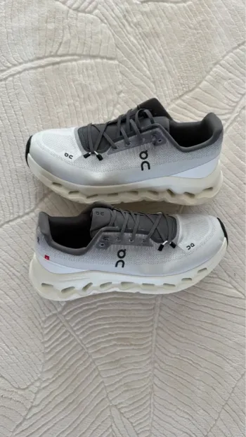 Used Ideal Cloudtilt Running Shoes
